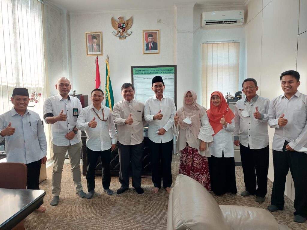 Visitasi Tim ITJEN Kemenag RI di MAN Kota Surabaya